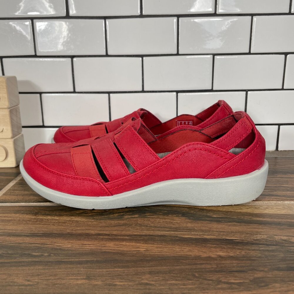 Clarks Sillian Stork Shoes Womens Size 7.5 Red Cloudsteppers Comfort Slip On
